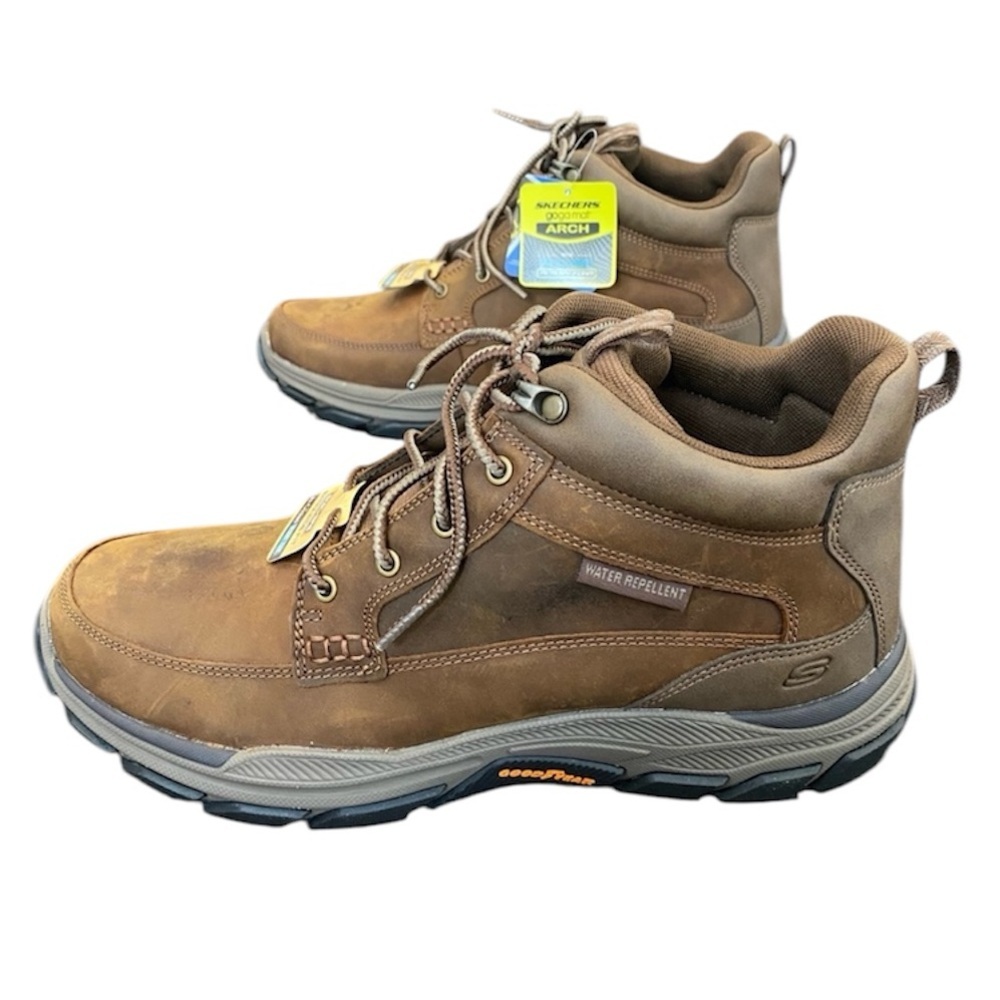 New with box Skechers extra wide fit  memory foam sneakers men’s size 11.5